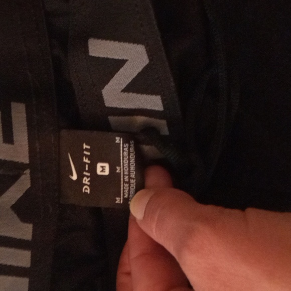 2  Medium size men's Nike shorts - Picture 5 of 7